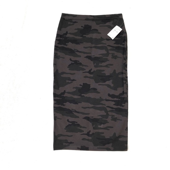 MSRP $79 Sanctuary Camo Print Pencil Midi Skirt Size XS - Picture 3 of 6